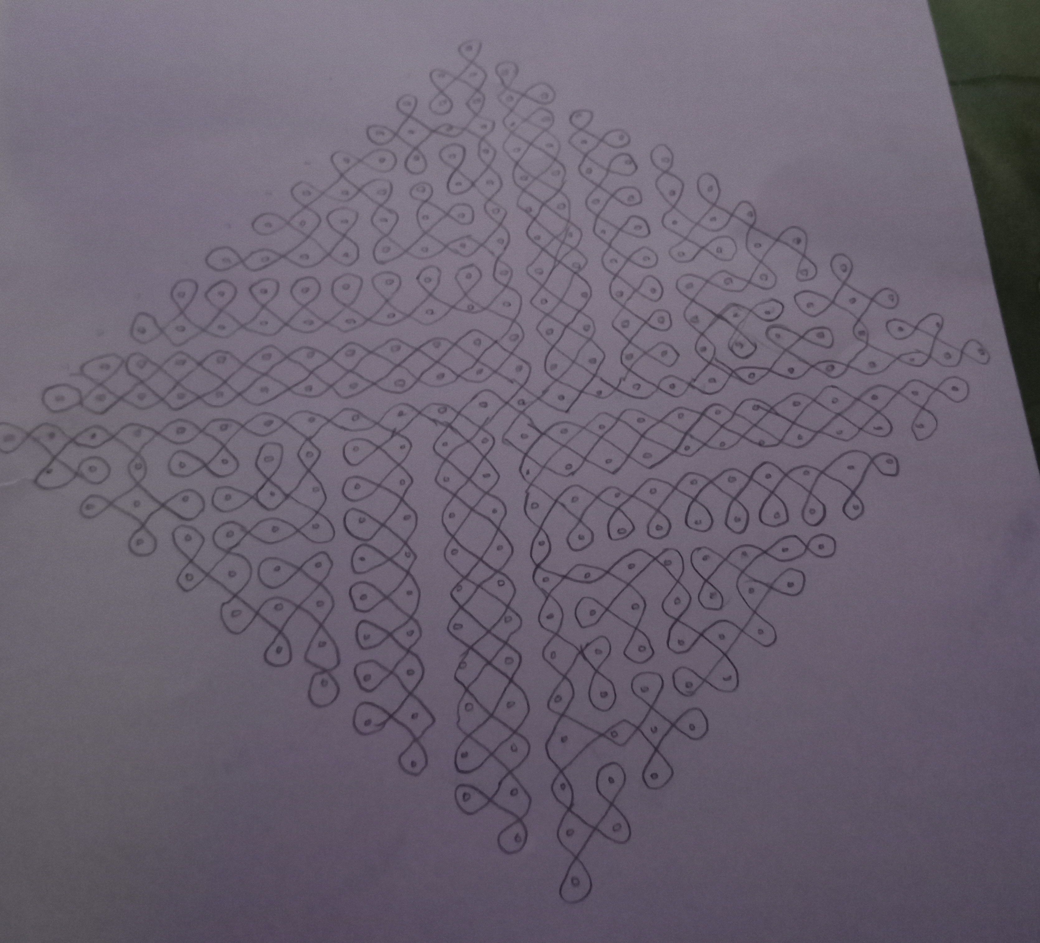 A blend of curves || 25 Dots Sikku Kolam for Contest