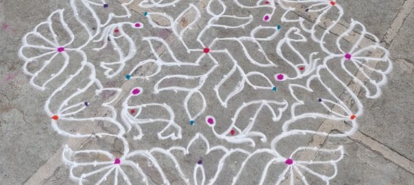 21×11 interlaced dot kolam with linings